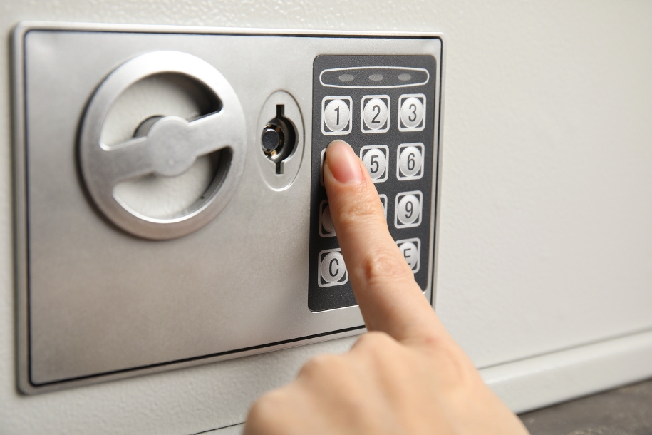 combination lock safe