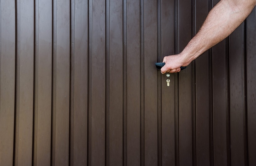 T-lock garage door.